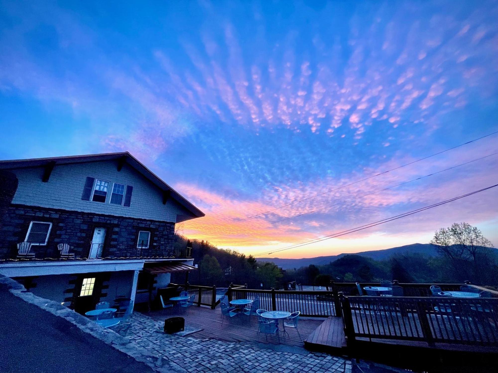 Skyline Village Inn Spruce Pine Exterior foto
