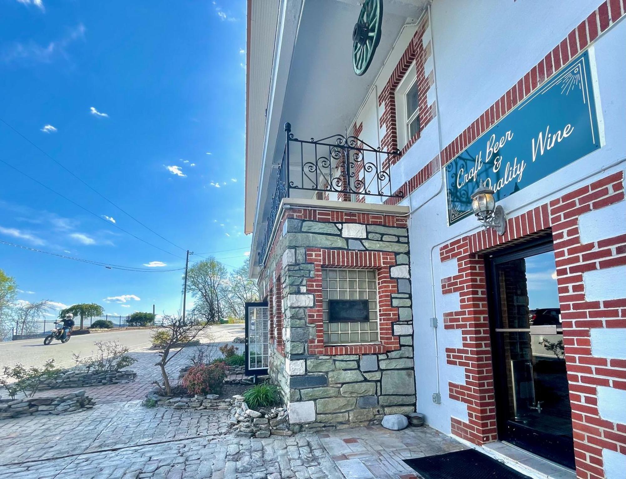 Skyline Village Inn Spruce Pine Exterior foto
