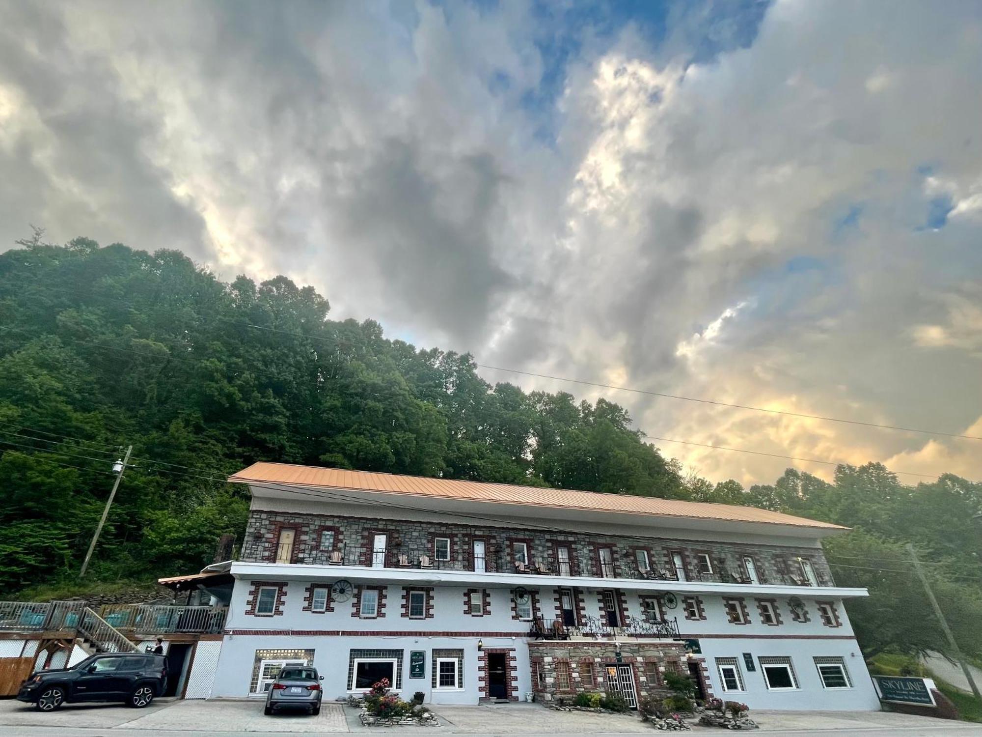 Skyline Village Inn Spruce Pine Exterior foto