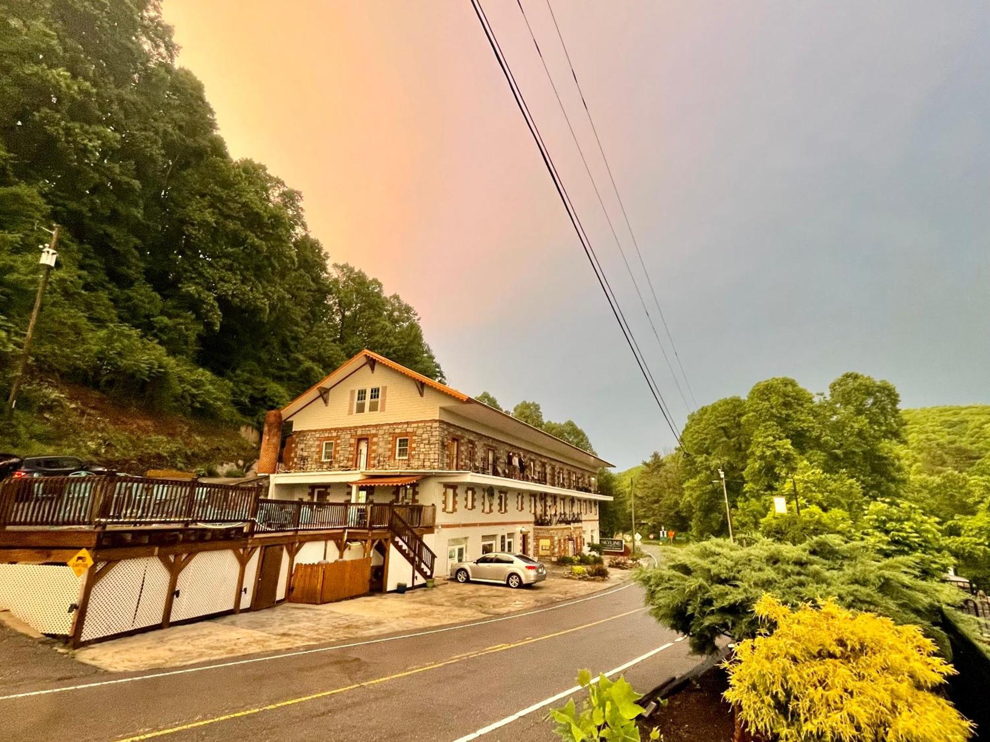 Skyline Village Inn Spruce Pine Exterior foto