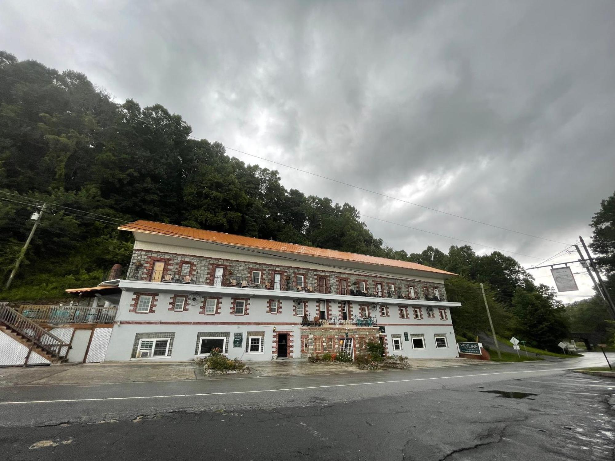 Skyline Village Inn Spruce Pine Exterior foto