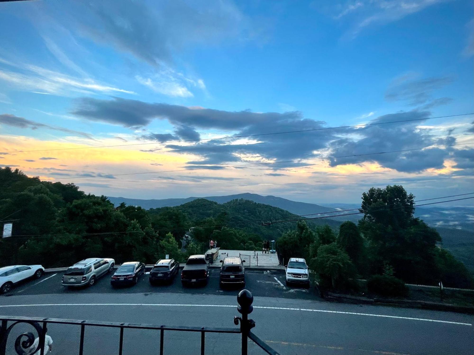 Skyline Village Inn Spruce Pine Exterior foto