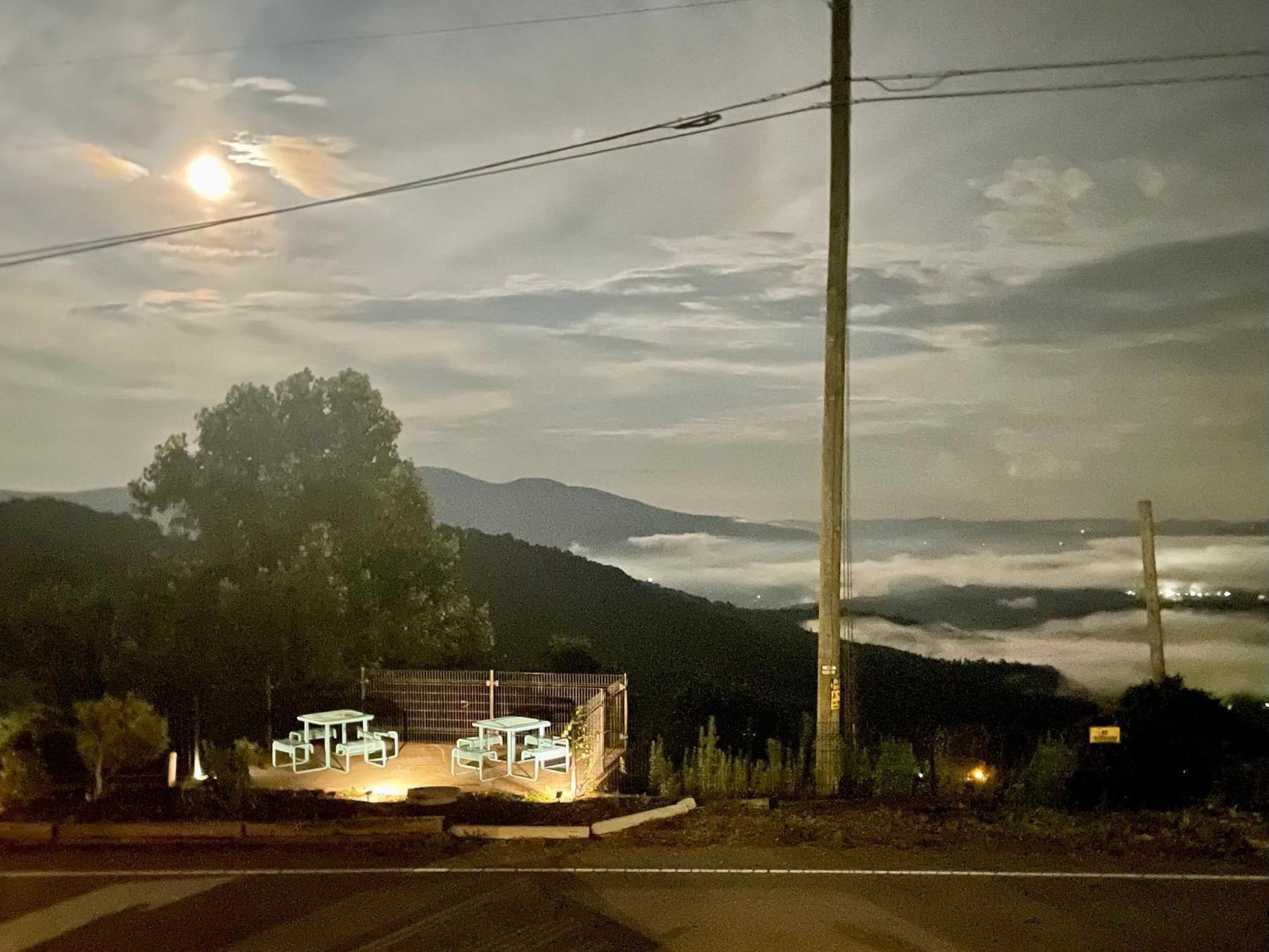 Skyline Village Inn Spruce Pine Exterior foto